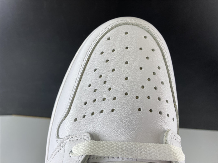 Jordan 1 Retro Metallic Red (2017) 555088-103