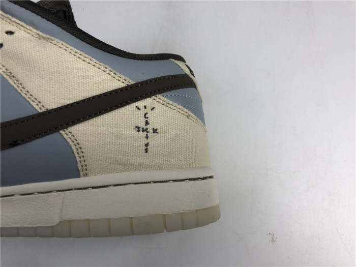 TRAVIS SCOTT PLAYSTATION NIKE SB DUNK LOW CU1726-800