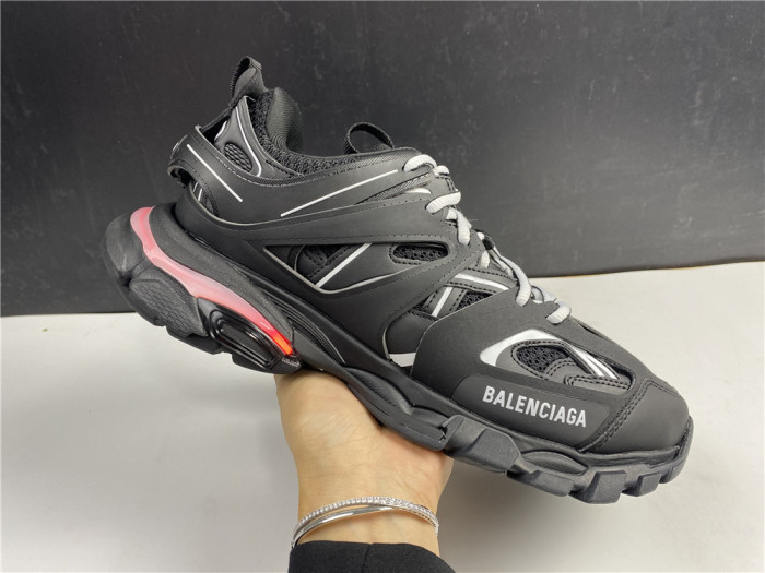 Ba*len*cia*ga track led black 555036w2gb11000