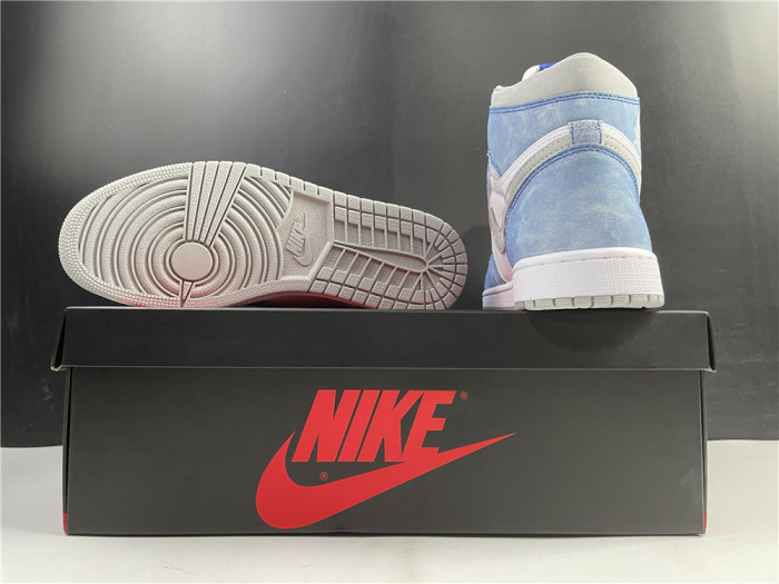 Jordan 1 Retro High OG Hyper Royal 555088-402