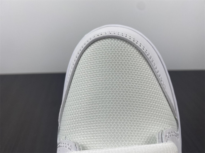 Nike SB Dunk Low “Laser Blue” BQ6817-101