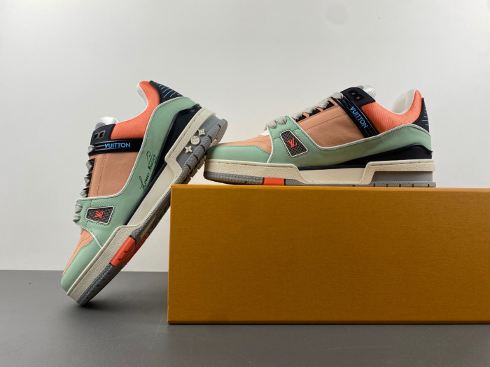 l**is V*t*n lv trainer