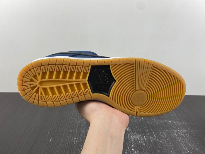 Nike SB Dunk Low Pro ISO CW7463-401