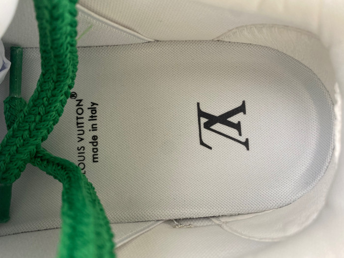 l**is V*t*n lv trainer