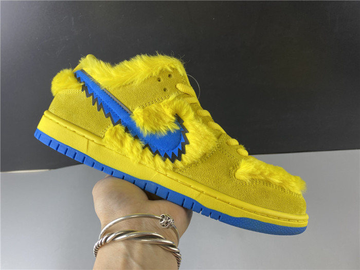 GRATEFUL DEAD X NIKE SB DUNK LOW“ YELLOW BEAR” CJ5378-700