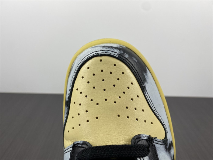 Dunk High DD9404-700