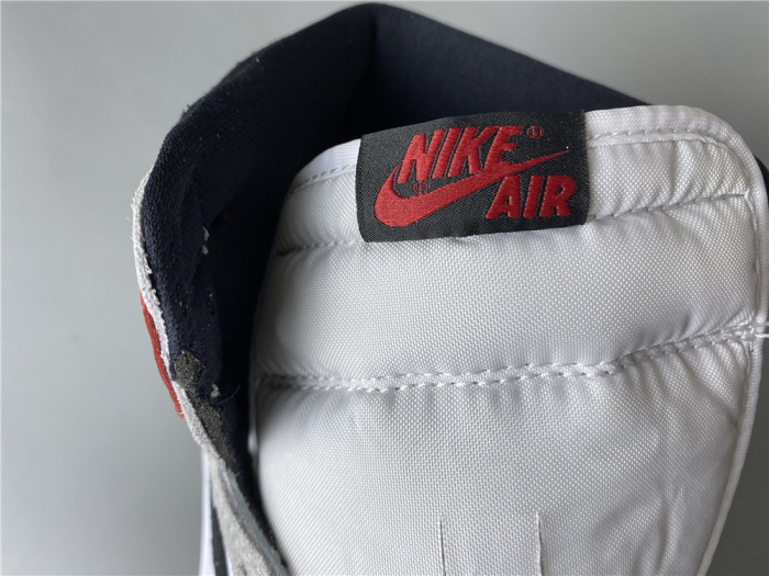 Jordan 1 Retro High Light Smoke Grey 555088-126