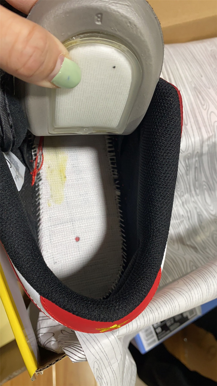 Nike SB Dunk Low “Vietnam 25th Anniversary” 309242-307