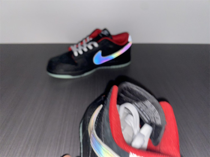 Nike SB Dunk Low LPL League of Legends  DO2327-011