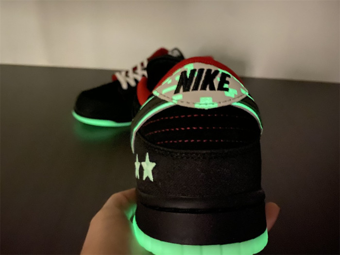 Nike SB Dunk Low LPL League of Legends  DO2327-011