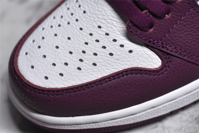 Air Jordan 1 High OG “Bordeaux” Bordeaux/White-Metallic Silver 555088-611