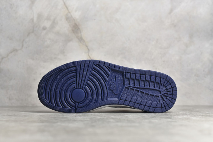 Jordan 1 Low SB Midnight Navy CJ7891-400