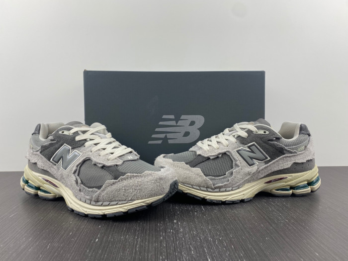 BAPE X NEW BALANCE 2002R M2002RDA