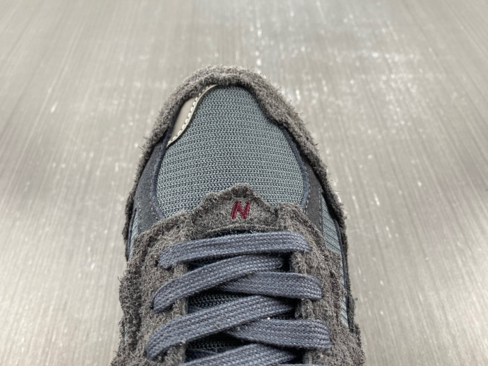 BAPE X NEW BALANCE 2002R M2002RDB