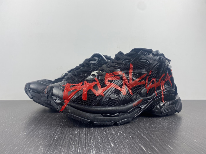 Ba*len*cia*ga runner black and red characters 677402 w3rb1 0102