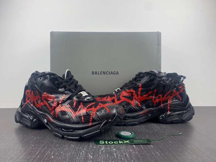 Ba*len*cia*ga runner black and red characters 677402 w3rb1 0102