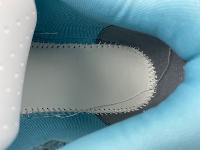 OFF-WHITE OUT OF OFFICE OW000001