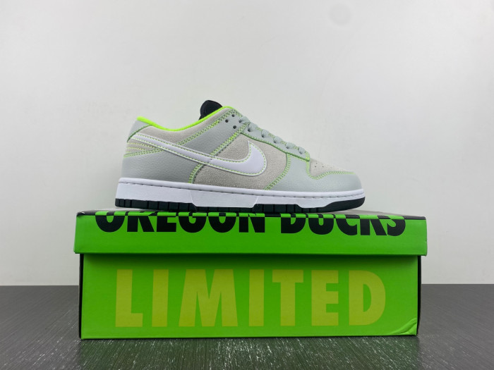 NIKE DUNK LOW UNIVERSITY OF OREGON PE (2023) FQ7260-001