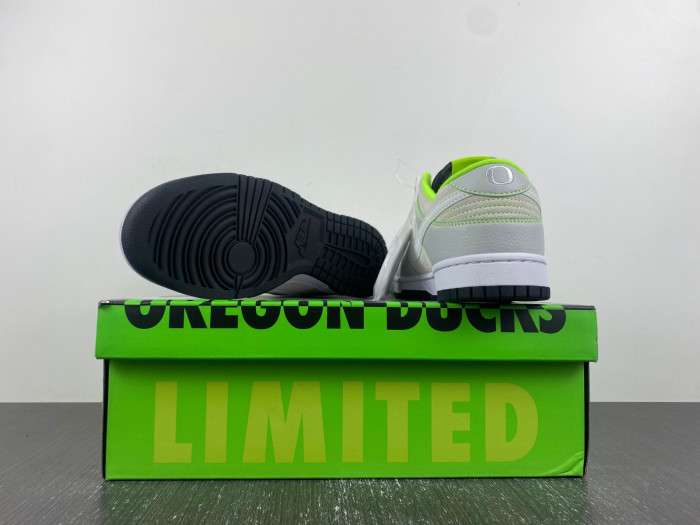 NIKE DUNK LOW UNIVERSITY OF OREGON PE (2023) FQ7260-001