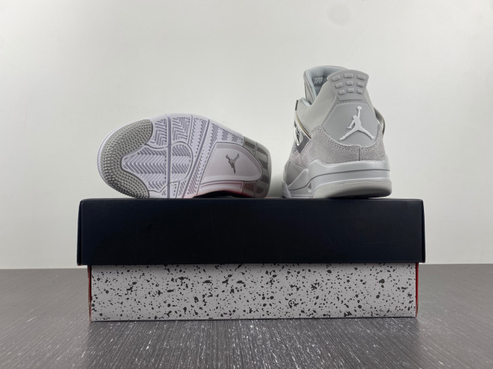 Air Jordan 4 WMNS “Frozen Moments” AQ9129-001