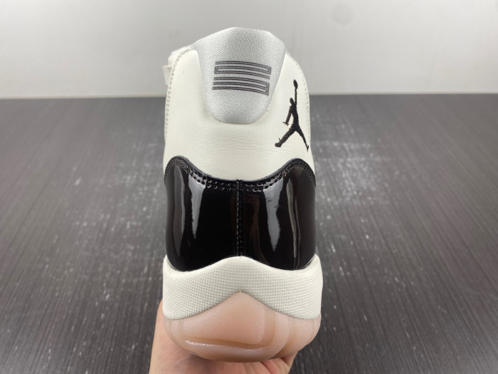 AIR JORDAN 11 WMNS "NEAPOLITAN" AR0715-101