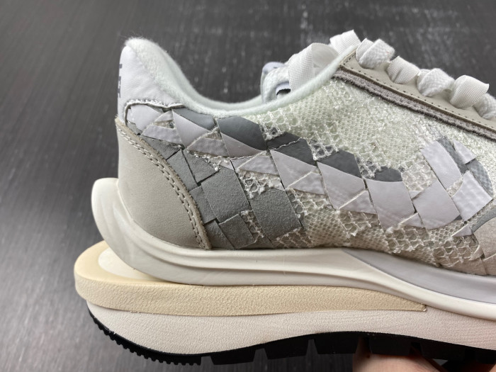 sacai xNike Waffle Woven Green Gusto  DR5209-100