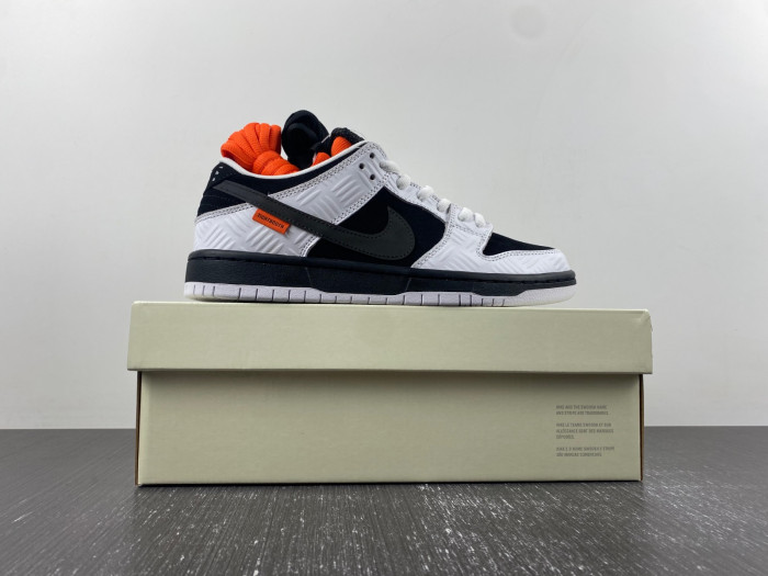 Nike SB Dunk Low TIGHTBOOTH FD2629-100