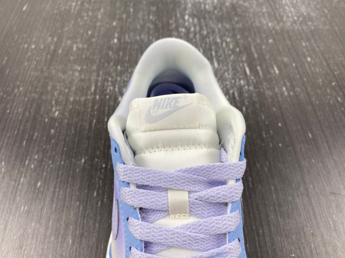 NIKE DUNK LOW WMNS FN0323-400