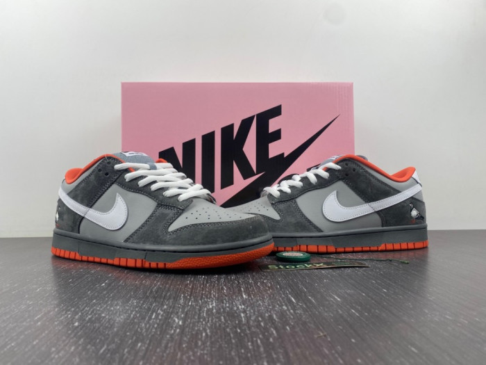 NIKE DUNK LOW PRO SB 304292-011