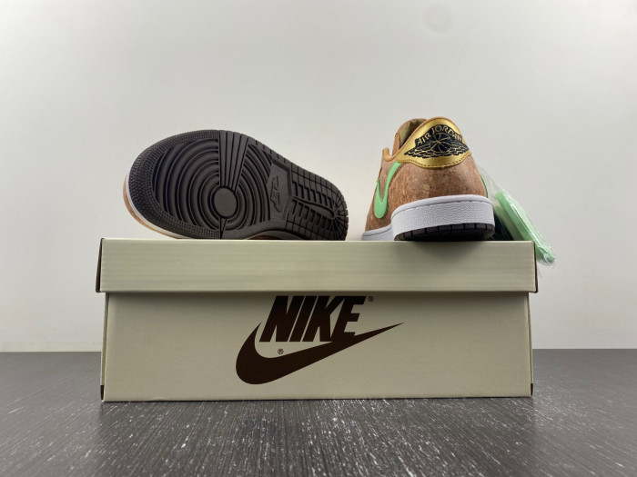 Travis Scott x Air Jordan 1 Low DM7866-922