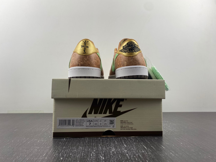 Travis Scott x Air Jordan 1 Low DM7866-922