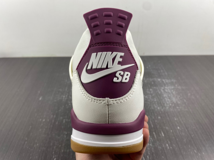 NIKE SB X AIR JORDAN 4 “Sapphire” DR5415-102