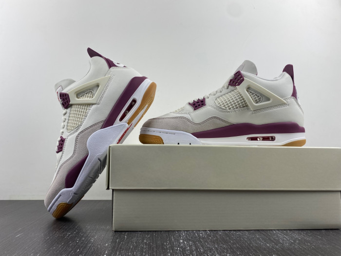 NIKE SB X AIR JORDAN 4  “Sapphire” DR5415-102