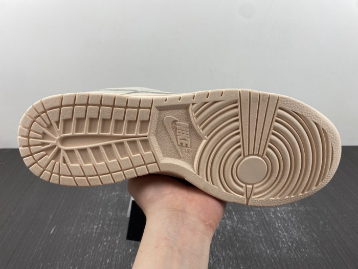 Nike Dunk Low “Light Orewood Brown”  DZ2538-100