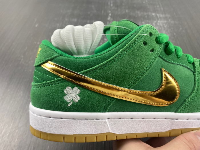 Nike SB Dunk Low "St. Patrick