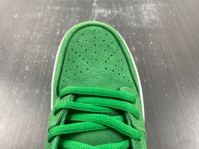 Nike SB Dunk Low "St. Patrick
