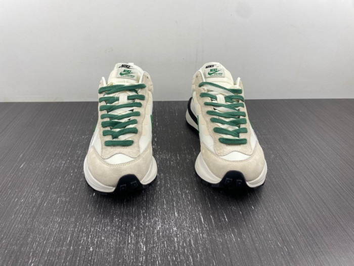 NIKE Sacai x VaporWaffle “Tour Yellow ” DD1875-102