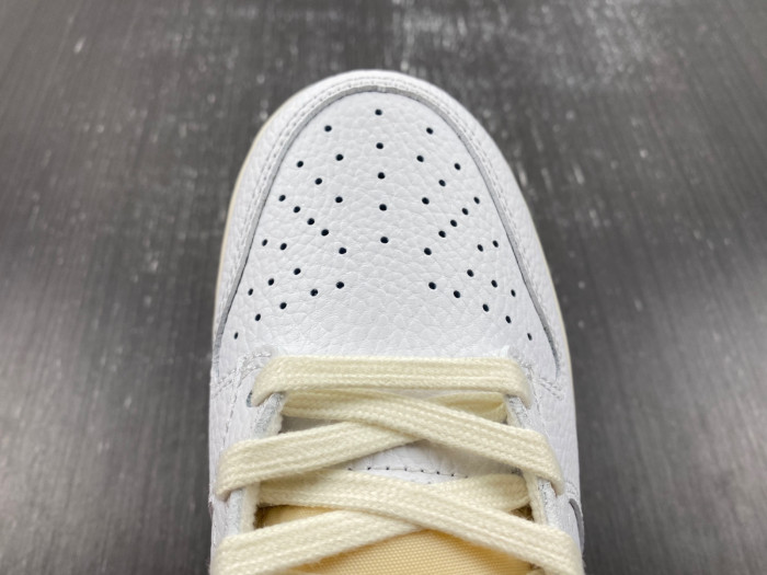 Nike Dunk Low “Washed Denim" FN6881-100