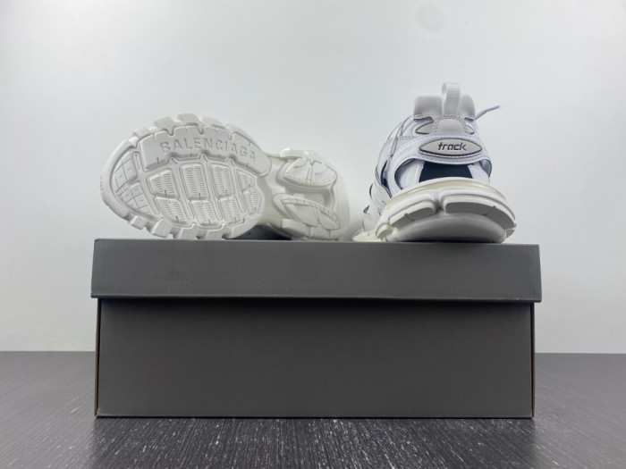 Ba*len*cia*ga track trainer