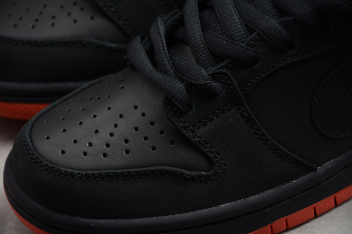 Nike Dunk SB Low “Pigeon”    883232-008