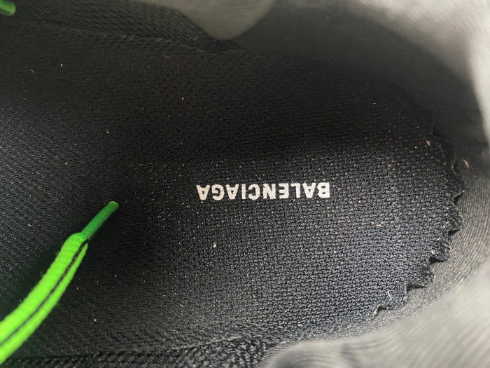 Ba*len*cia*ga track trainer