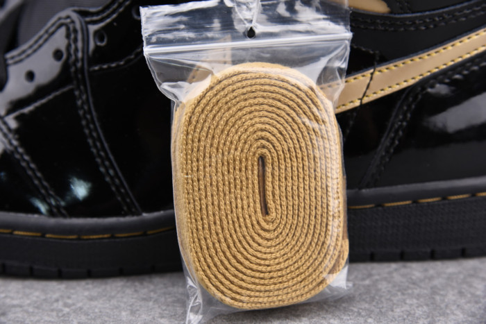 Jordan 1 Retro High Black Metallic Gold (2020) 555088-032