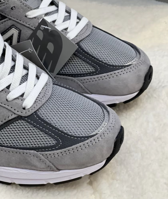 New Balance 990v5 Grey