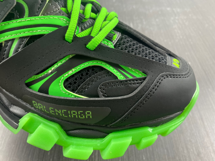 Ba*len*cia*ga track trainer