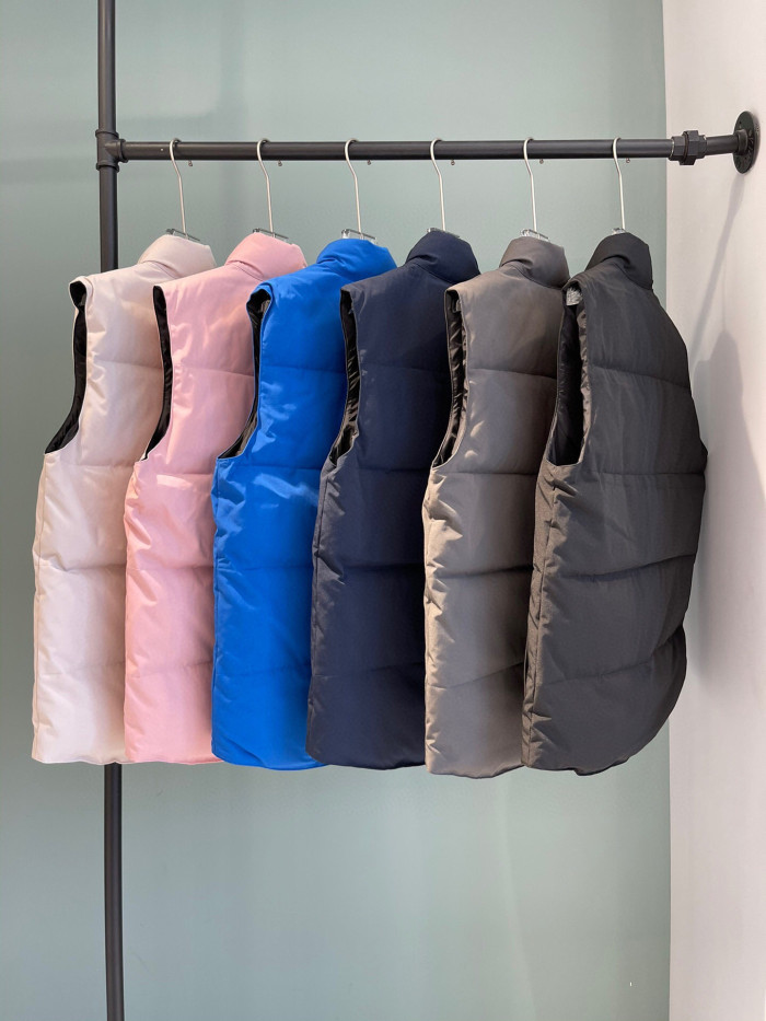 Can*a Go*e down waistcoat