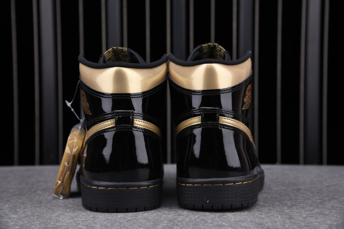 Jordan 1 Retro High Black Metallic Gold (2020) 555088-032