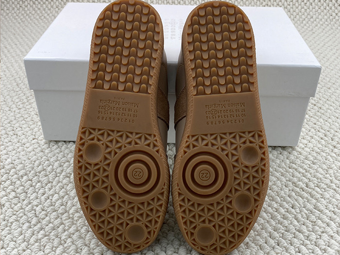 ma*s*n Ma*i*la calfskin sneakers