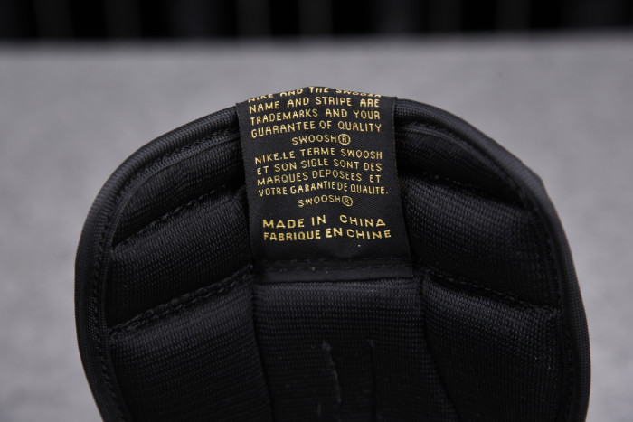 Jordan 1 Retro High Black Metallic Gold (2020) 555088-032