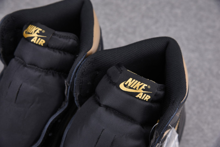 Jordan 1 Retro High Black Metallic Gold (2020) 555088-032