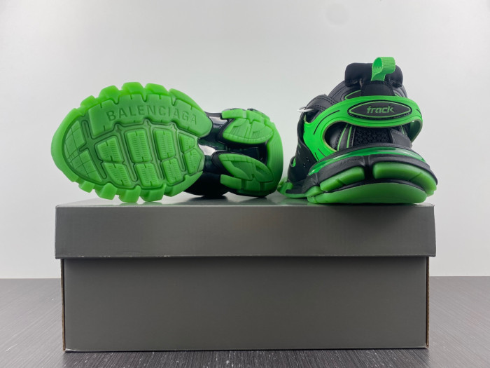 Ba*len*cia*ga track trainer